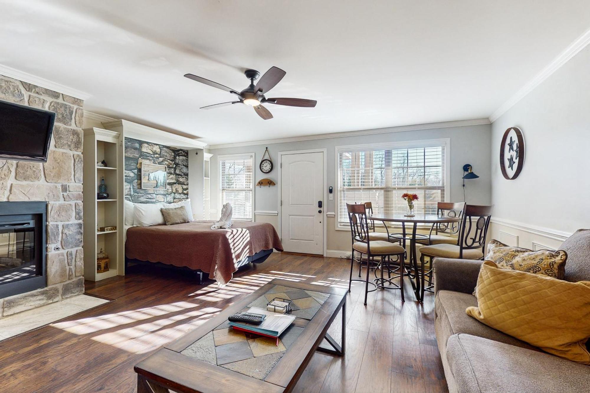 Little River Loft & Riverfront Gem Townsend Bagian luar foto